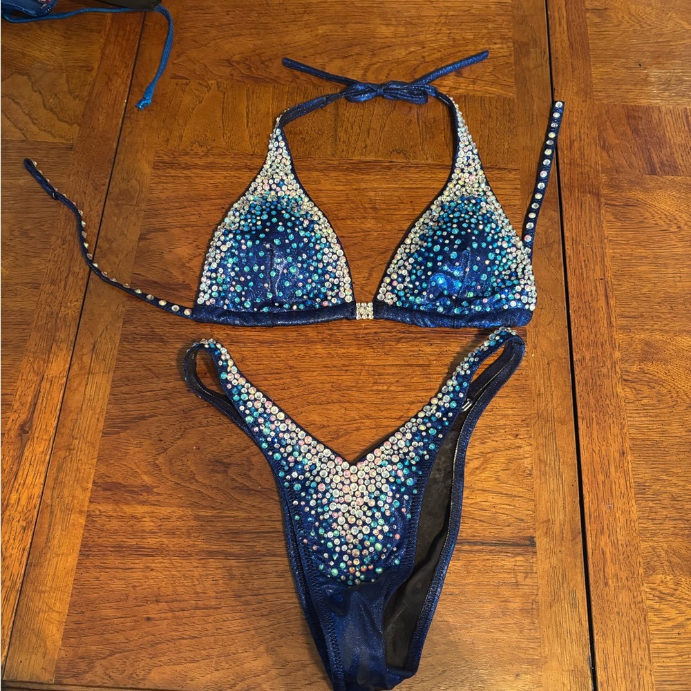 Elegant Blue Rhinestone Bikini Set